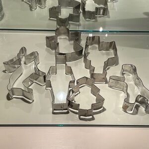 Set of 6 Christmas Cookie Cutters.  Awesome condition.  Great weight and sizes.